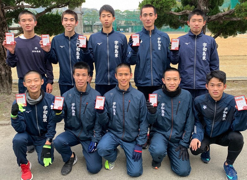 全国高校駅伝：きっと快調 八幡浜と宇和島東に号外印刷の菓子贈呈 あす