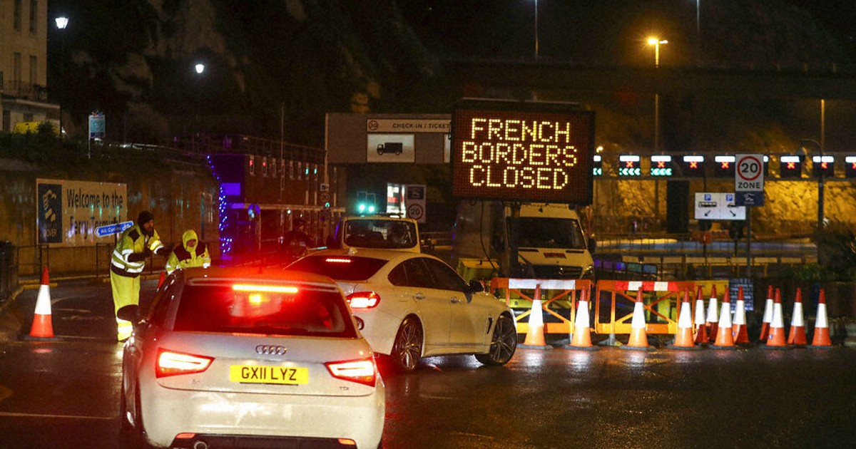 UK to hold virus crisis talks after France closes border The Mainichi