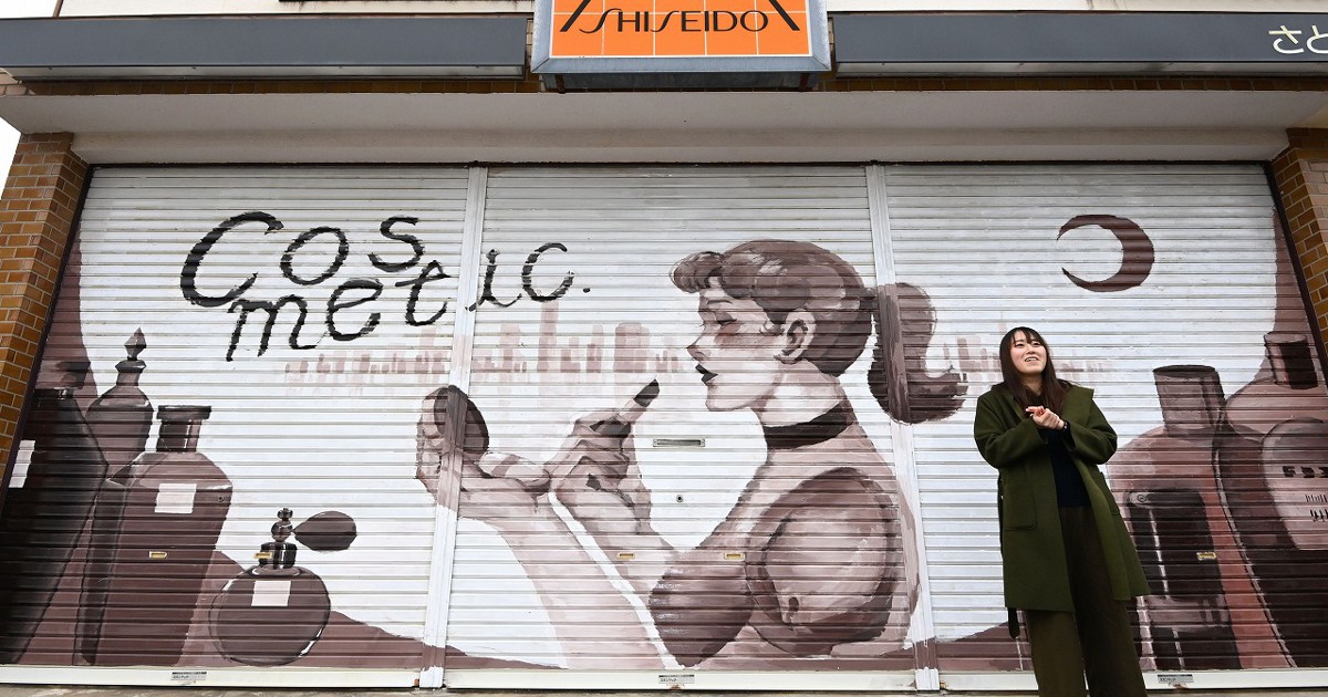 星条旗やマリリン モンロー 意外な関係 が生んだ米国風シャッターアート 写真特集2 7 毎日新聞