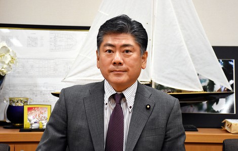 古川禎久氏＝須藤孝撮影