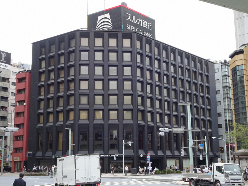 スルガ銀行東京支店=東京都中央区で2020年9月2日撮影