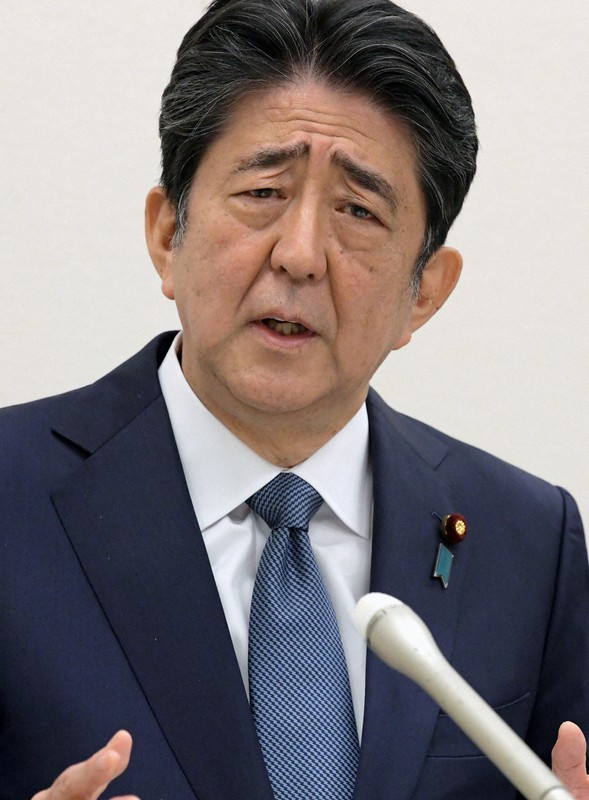 記者会見する安倍晋三前首相=衆院第1議員会館で2020年12月24日午後6時33分、竹内幹撮影