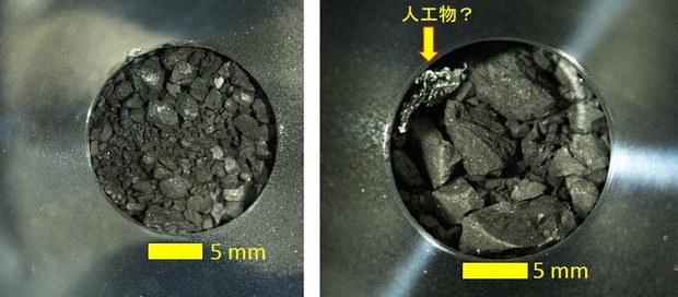 はやぶさ2のカプセルに収められていた小惑星リュウグウの岩石のかけら。2回目の着陸での採取分を収めたC室内には、1回目採取分のA室(左)よりもかなり大きな試料が入っていた=JAXA提供