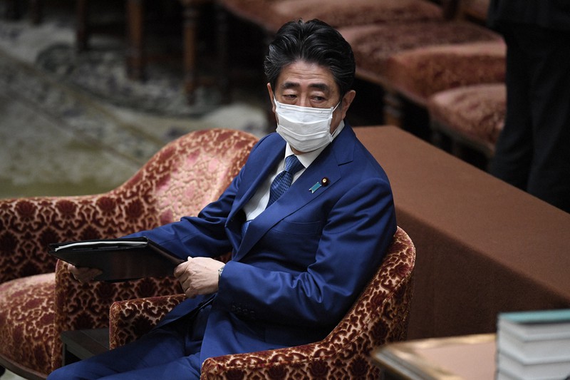 衆院議院運営委員会に臨む安倍晋三前首相=国会内で2020年12月25日午後0時57分、竹内紀臣撮影