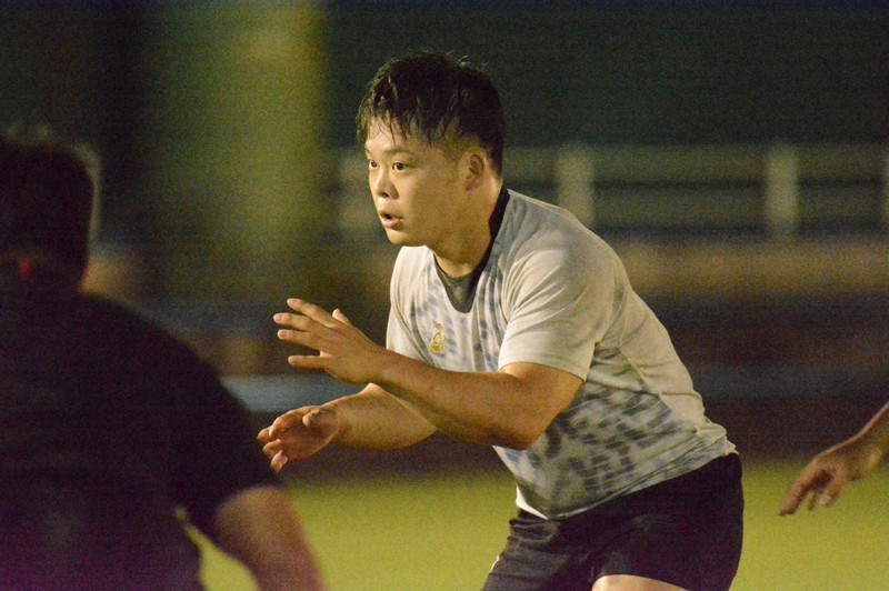 日が暮れても練習への集中力を切らさない坪郷智輝=早大ラグビー部提供
