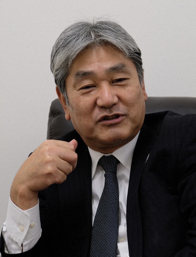 イオン北海道の青柳英樹社長=札幌市白石区の同社本社で2020年12月11日午後2時8分、清水健二撮影