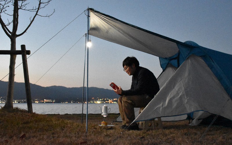 非密のしが巡り ソロキャンプ テント設営３０分で完了 サイコーにまいうー 滋賀 毎日新聞