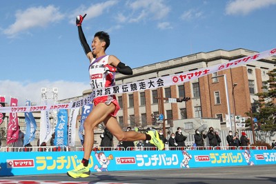 ニューイヤー駅伝 5区区間賞のトヨタ服部 故障から1カ月で復活 毎日新聞