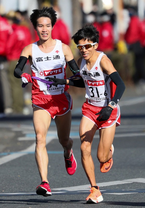 ニューイヤー駅伝 富士通が12年ぶり3回目の優勝 写真特集22 22 毎日新聞
