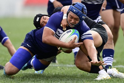 桐蔭学園が4強 御所実は前回決勝のリベンジならず 全国高校ラグビー