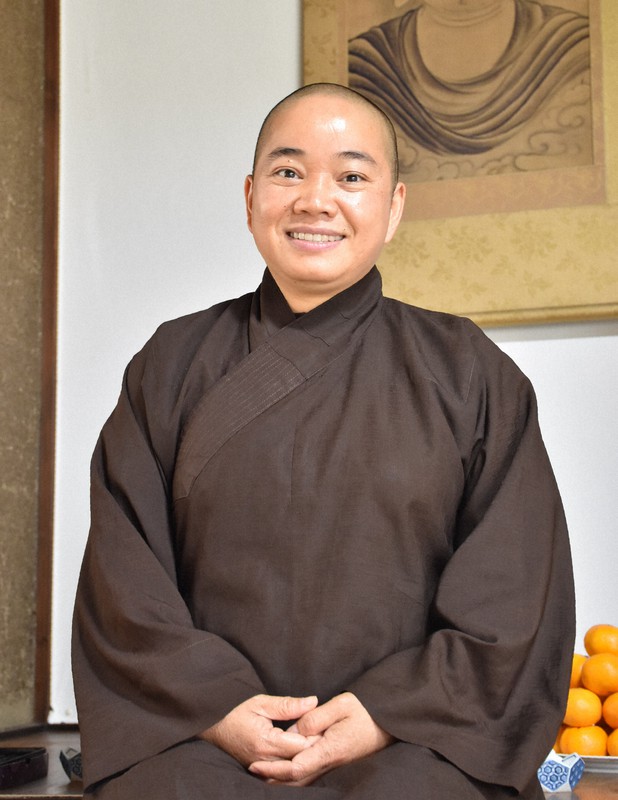 大恩寺の尼僧で在日ベトナム仏教信者会代表理事のティック・タム・チーさん=東京都品川区で2020年11月9日午後0時34分、中川友希撮影