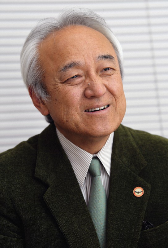 インタビューに答える日本獣医師会の蔵内勇夫会長=福岡県筑後市で2020年12月27日、須賀川理撮影