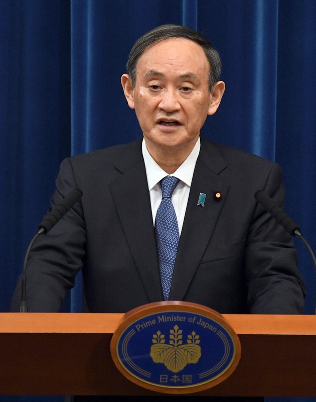 「緊急事態宣言」の再発令決定後、記者会見する菅義偉首相=首相官邸で2021年1月7日午後6時、竹内幹撮影