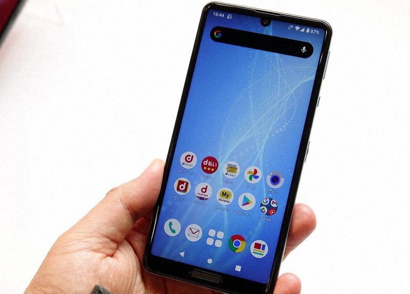 4万円を切る見込みの「アクオスセンス5G」。家に着くと自動でテザリングが有効になる機能を搭載。5G契約で多く採用されている容量無制限を生かせる