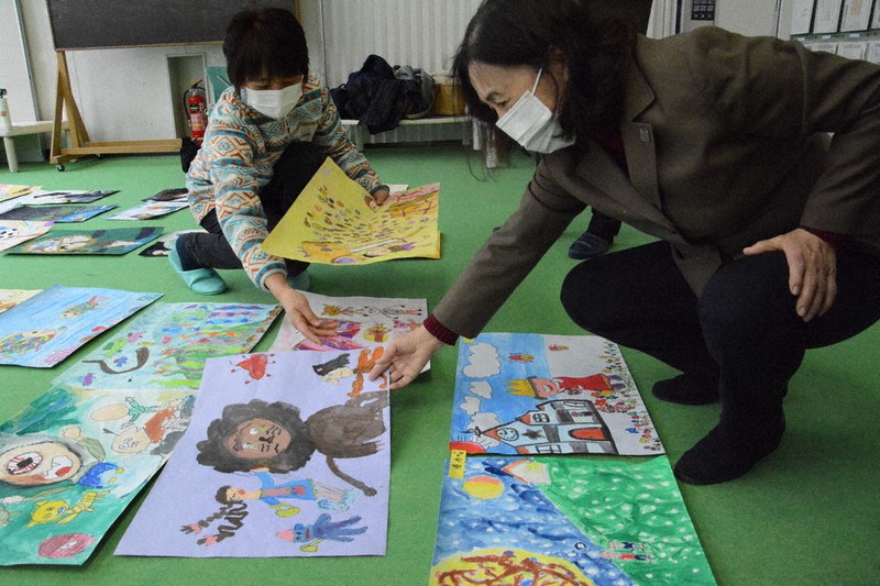 第３２回読書感想画中央コンクール 読書感想画中央コン 八戸で県審査会 入賞作品選出 青森 毎日新聞