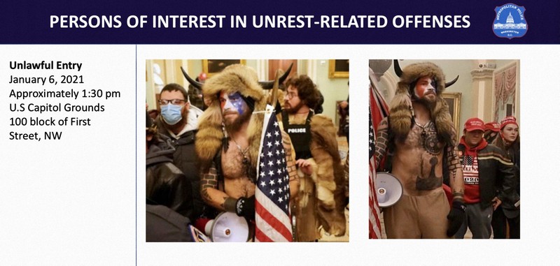 米連邦議会議事堂乱入事件の重要参考人として写真が公開された、極右陰謀論「Qアノン」の信奉者とみられる男=ワシントンの首都警察のホームページより