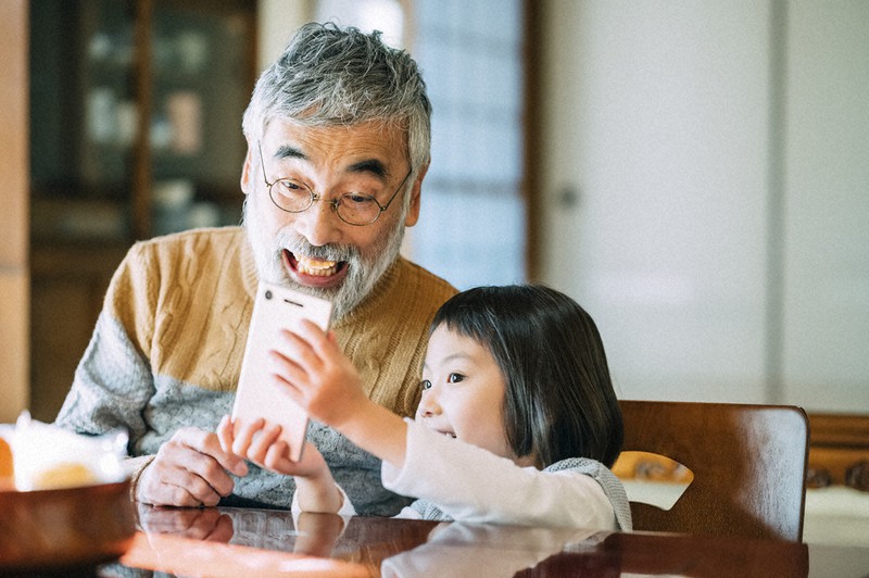 はつらつシニアが主役 福岡爺婆ｓｎｓ動画祭 作品募集 世の中を活気づける一助に 福岡 毎日新聞