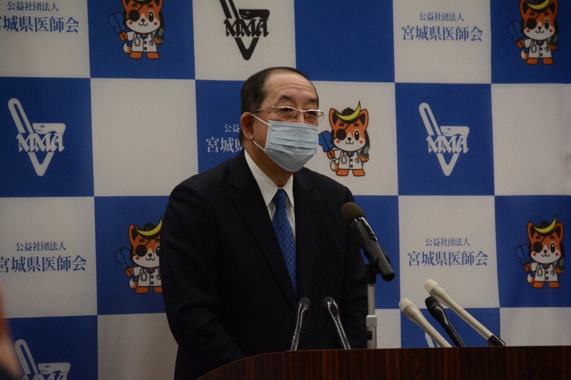 外出を控えるよう訴える宮城県医師会の佐藤和宏会長=仙台市青葉区で2021年1月14日午後4時9分、深津誠撮影