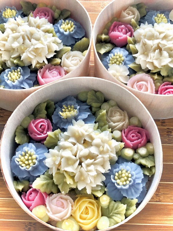 阿波和三盆 優しい甘さ知って 花咲くおはぎ 花輝 人気 服部製糖所 月替わり季節出す 徳島 毎日新聞