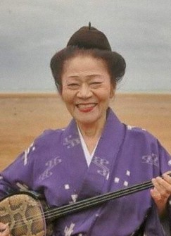 訃報 大城美佐子さん ８４歳 沖縄民謡歌手 毎日新聞