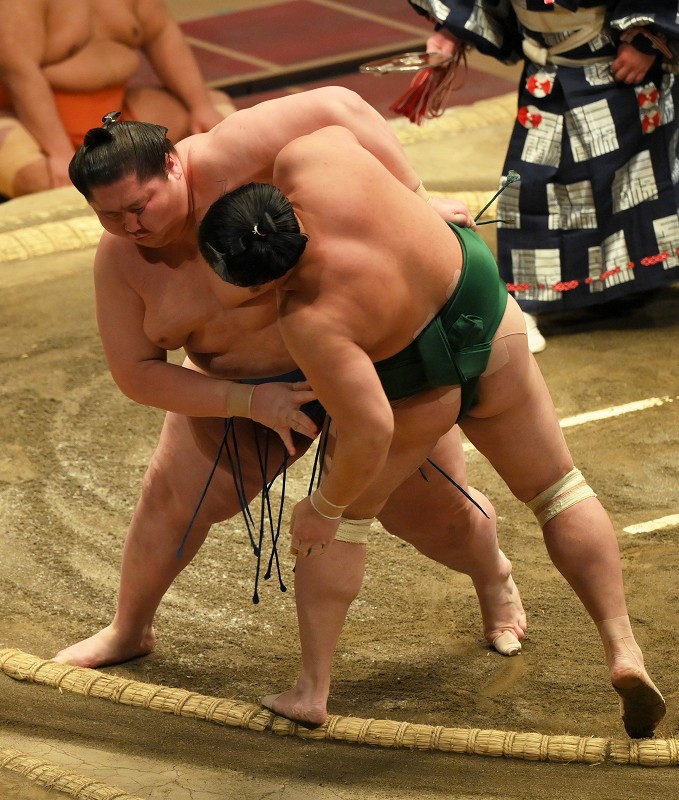 正代、大栄翔が2敗守る 4敗は朝乃山、照ノ富士ら4人 初場所13日目