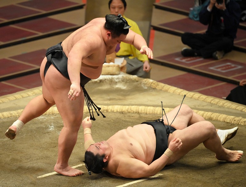 正代、大栄翔が2敗守る 4敗は朝乃山、照ノ富士ら4人 初場所13日目