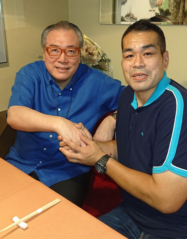 セカンドキャリア 大相撲から 街の法律家 へ 元力士 コロナ苦境の飲食店に寄りそう 毎日新聞