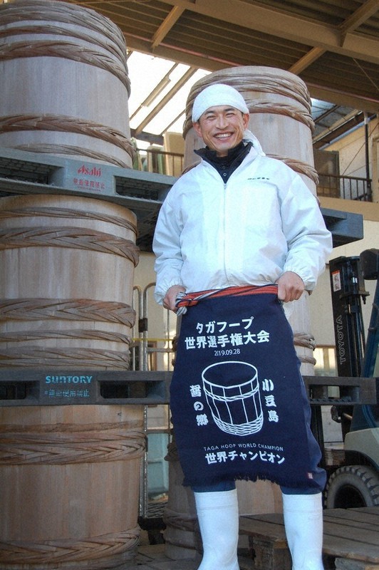 2019年の「タガフープ世界選手権」チャンピオンの針塚重光(はりづか・しげみつ)さん=群馬県渋川市で2021年1月13日、庄司哲也撮影