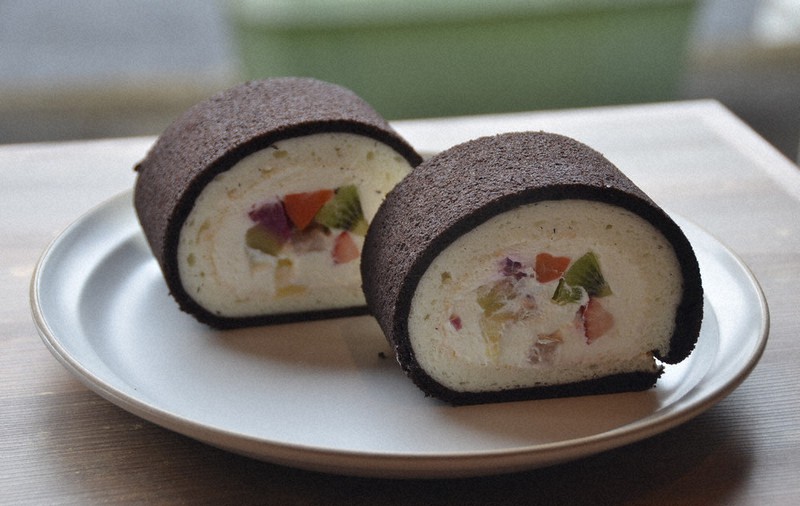 地元産の野菜や果物が使われている「恵方ろーる」=栃木県那須塩原市関谷の「あぐりのかふぇ」で2021年1月27日、湯浅聖一撮影