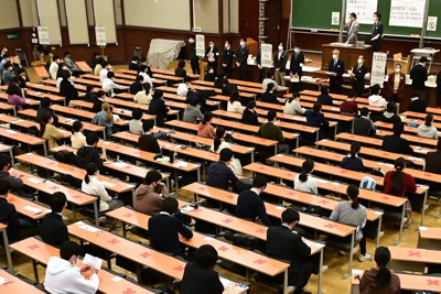 16日に実施された大学入学共通テスト＝東京都文京区の東京大学で2021年1月16日午前9時8分、北山夏帆撮影
