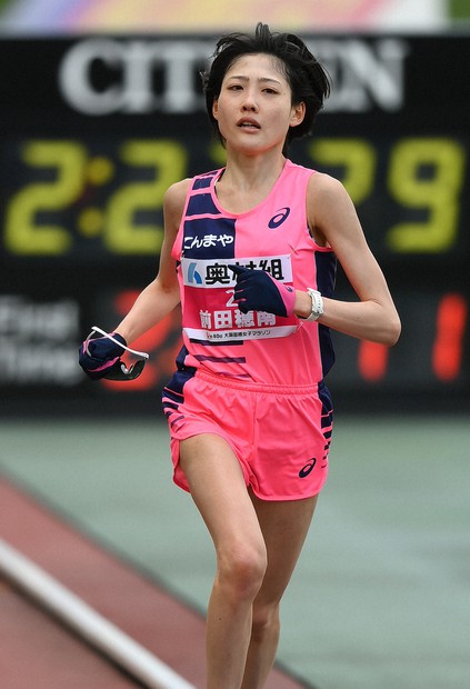 天満屋　前田穂南　限定記念コースター3点セット　大阪国際女子マラソン　バスタオル 前田穂南は2位 大阪国際女子マラソン 自己ベストで見せた自力
