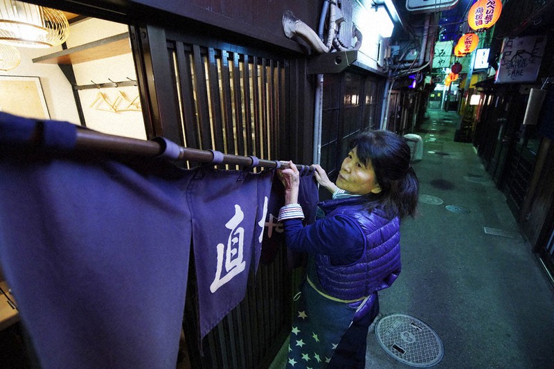 新型コロナ 緊急事態 政府のんびり 飲食店憤り 毎日新聞