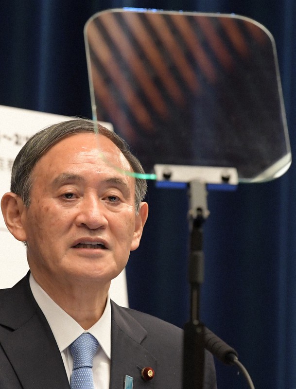 プロンプターを使い記者会見する菅義偉首相=首相官邸で2021年2月2日午後7時50分、竹内幹撮影