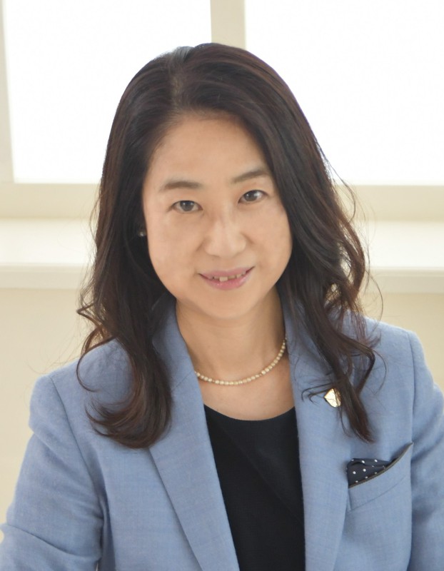 青山智恵氏