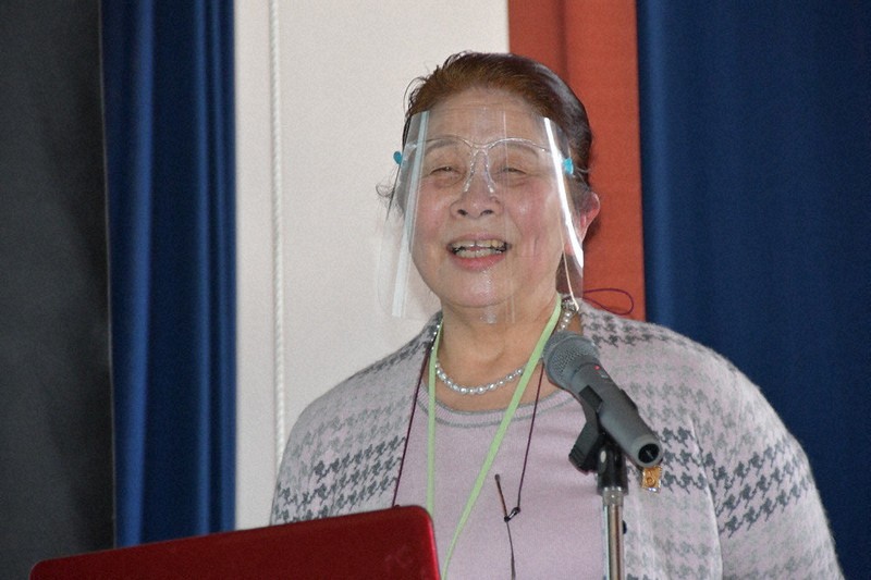 「性を大切にしてほしい」と呼びかける和田法子さん=舞鶴市の日星高で2021年2月5日午後1時15分、塩田敏夫撮影