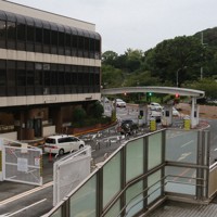催涙スプレーを使った訓練が強行された米海軍横須賀基地＝神奈川県横須賀市で2020年9月23日午後4時28分、高田奈実撮影