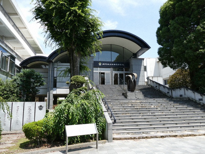 群馬県立前橋高校校舎=同校提供