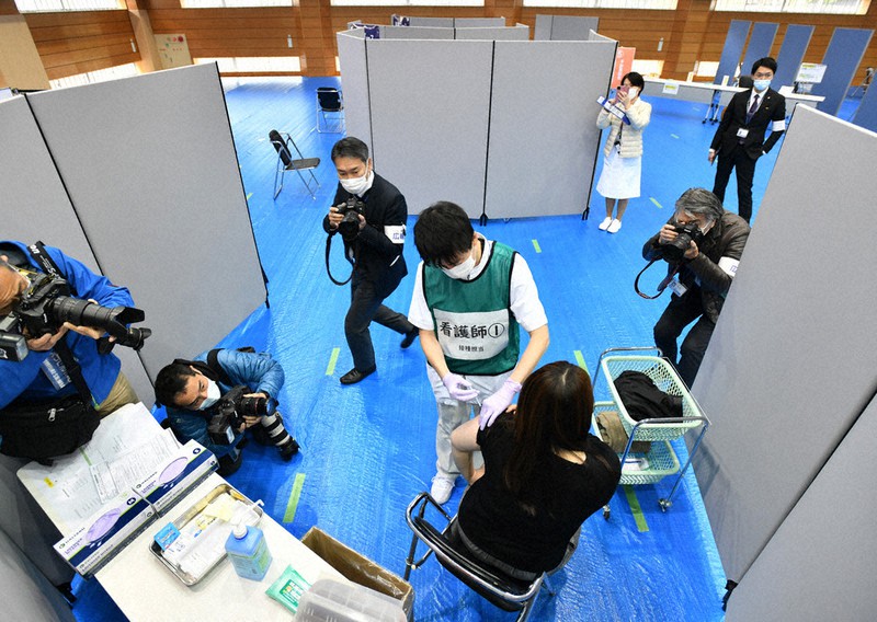 新型コロナ ワクチン接種訓練 藤田医大 １時間で５０人完了 愛知 毎日新聞