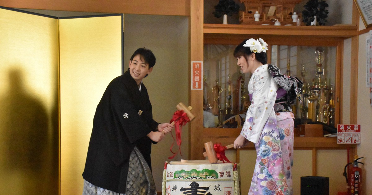 福島 葛尾村で 祝言式 移住夫婦 花嫁行列など再現 毎日新聞 福島 葛尾村で 祝言式 移住夫婦 花嫁行列など再現 毎日新聞