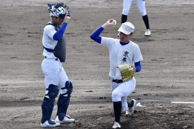 明豊、実戦感覚磨く センバツ前に合宿 不慣れな球場で練習 ／大分