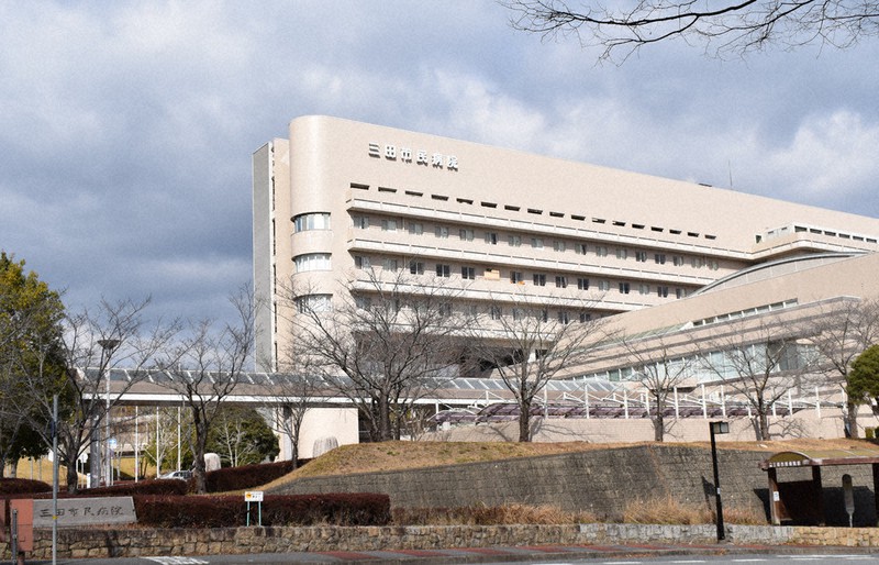 周辺の急性期病院との統合を目指している三田市民病院=兵庫県三田市けやき台3で、稲田佳代撮影
