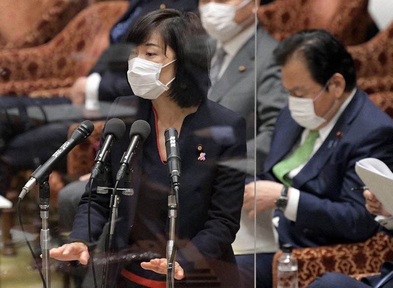 衆院予算委員会で答弁する丸川珠代五輪担当相=国会内で2021年2月19日、竹内幹撮影