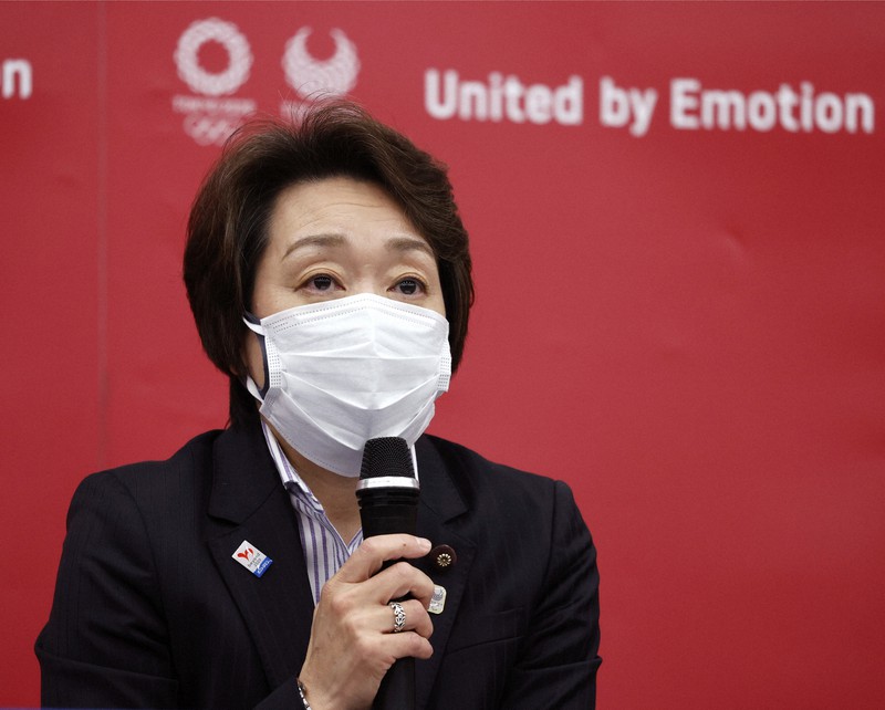 東京オリンピック・パラリンピック組織委の新会長に就任し、記者会見する橋本聖子氏=東京都中央区で2021年2月18日午後6時12分(代表撮影)