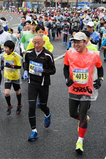 びわ湖から世界へ飛躍 君原健二さんが語る円谷幸吉さんへの思い | 毎日新聞
