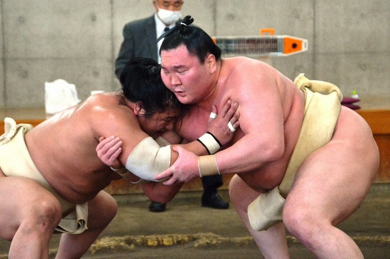 合同稽古に参加した白鵬