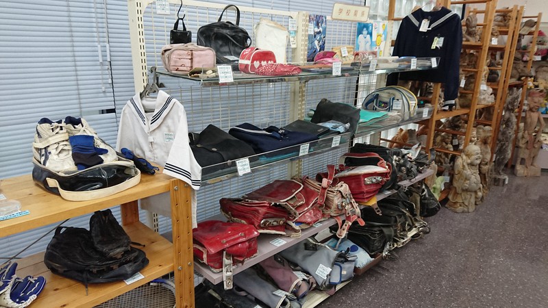 元ギフトショップにある「思い出の品展示場」=福島県浪江町で、花谷寿人撮影
