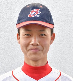 越智輝選手(1年)=松山市で、平川義之撮影