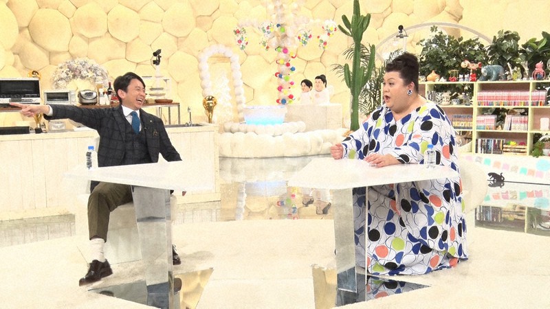 有吉弘行(左)とマツコ・デラックス