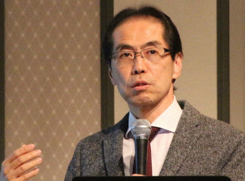 元経済産業官僚の古賀茂明さん=横浜市中区で2017年12月11日、木下翔太郎撮影