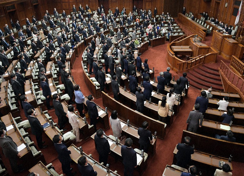 新型コロナ対策を強化する改正特措法が3日の参院本会議で成立した=竹内幹撮影